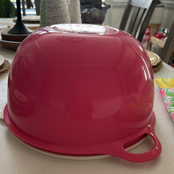Tupperware 10L pink bowl with lid - Picture 8 of 11